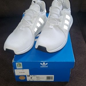 White addias sneakers men or women's